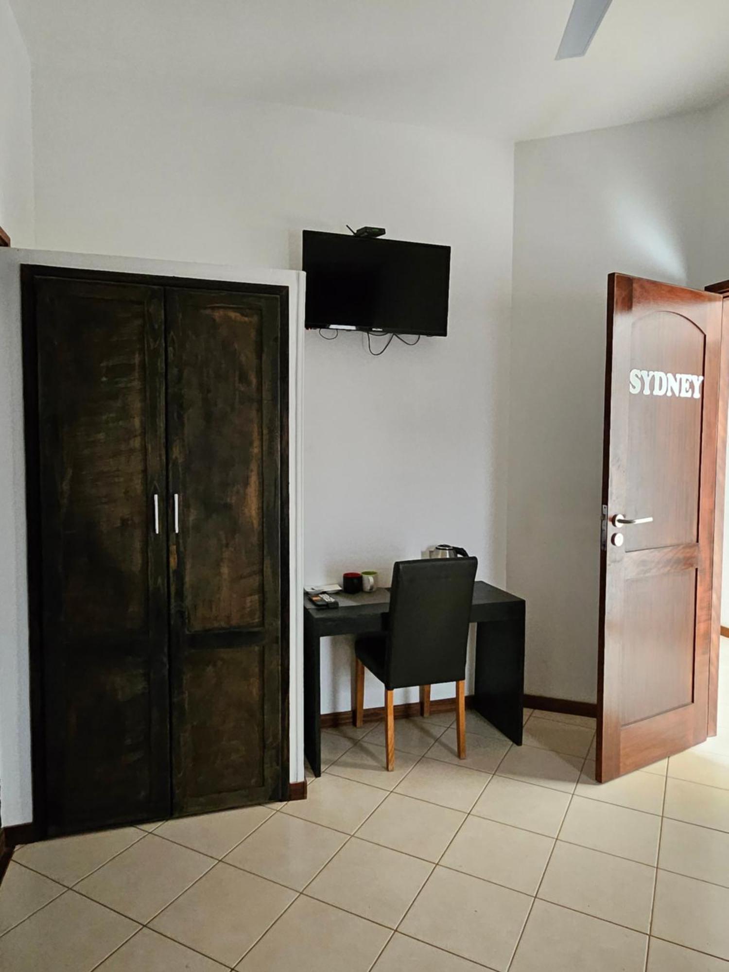 Blue Eagle Guesthouse - Casa De Hospedes Санта-Мария Экстерьер фото