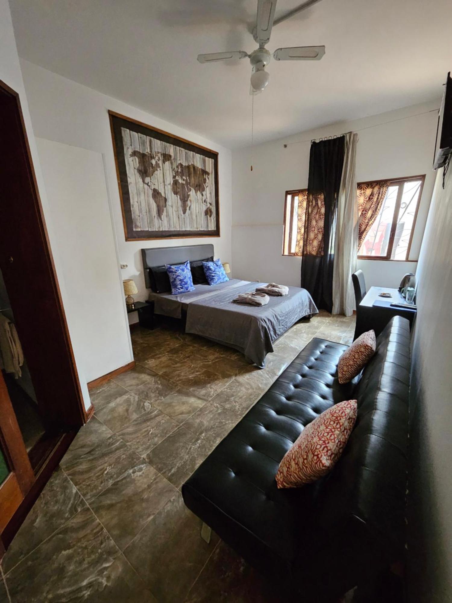 Blue Eagle Guesthouse - Casa De Hospedes Санта-Мария Экстерьер фото